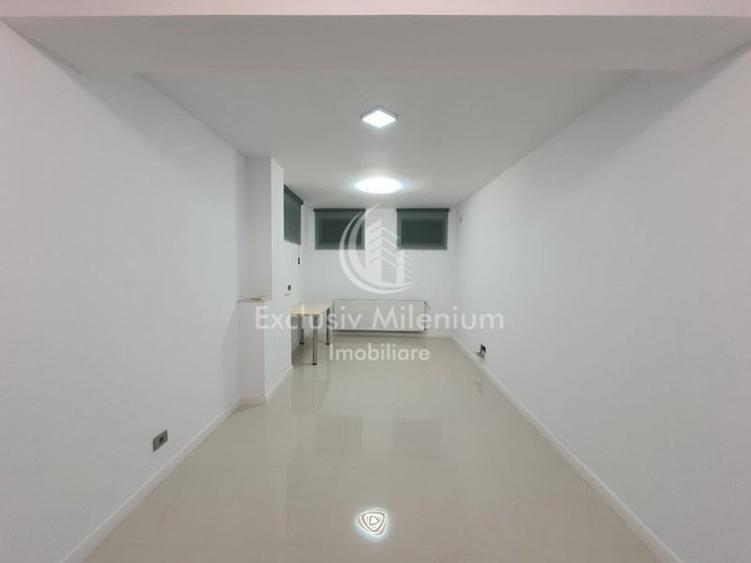 Casă individuală cu 8 camere cu Canalizare în Ultracentral