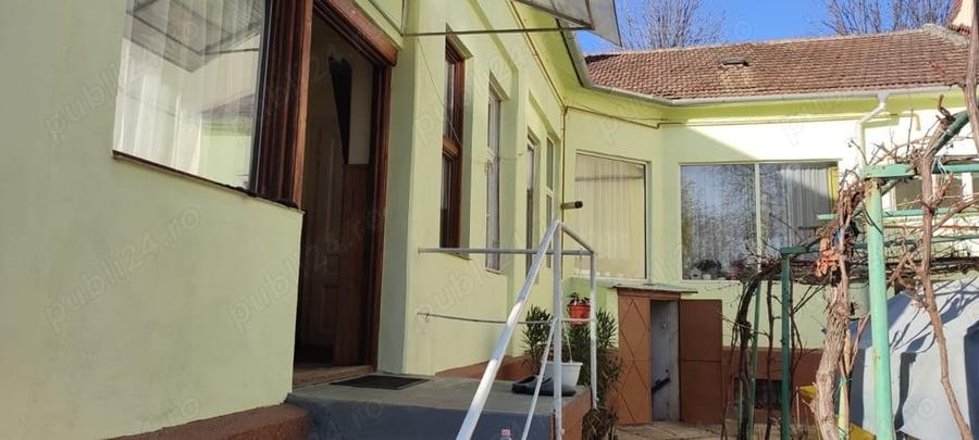 Casă cu 4 camere cu Teren 600 Mp în Intim