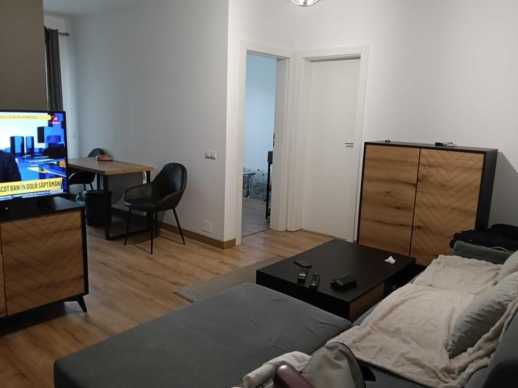 Apartament cu 3 camere decomandat în Zorilor