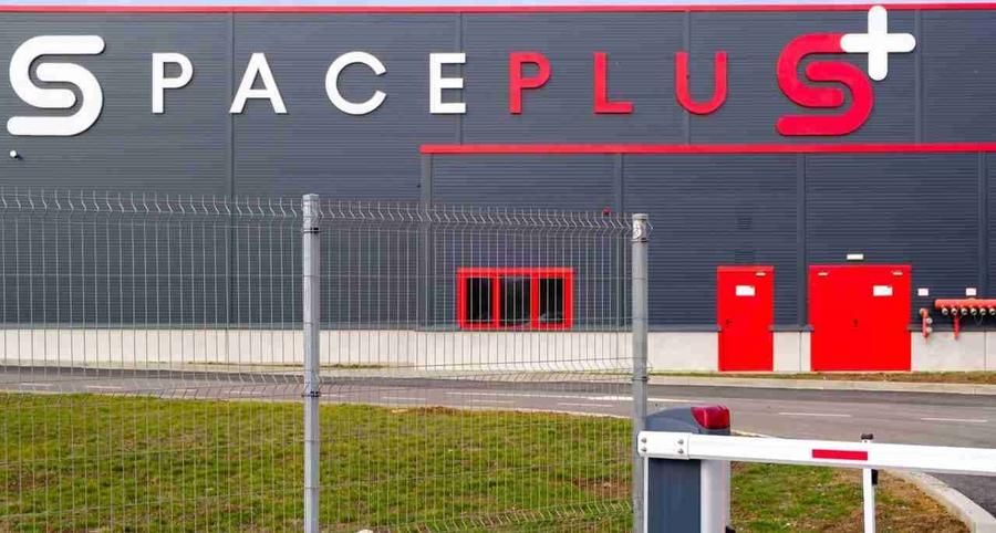 Spațiu industrial, de 3,157 mp, în Central