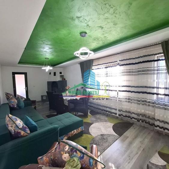 Casă cu 4 camere cu Teren 790 Mp în Central