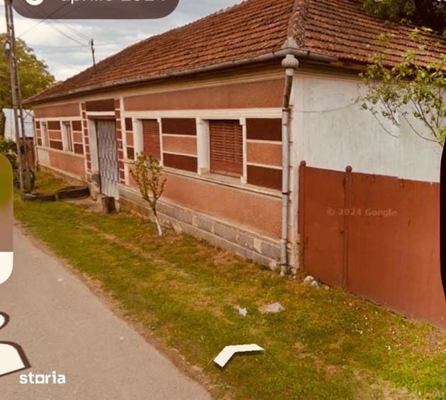 Casă cu 4 camere cu Teren 90 Mp în Pomezeu
