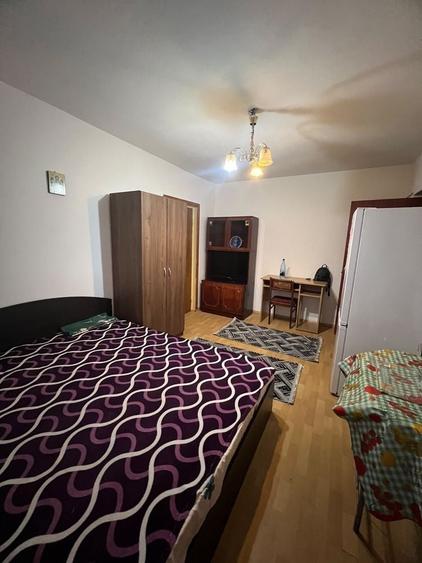 Inchiriez apartament cu 2 camere - 1