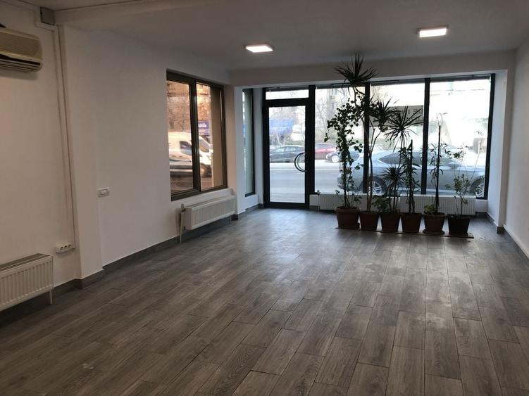 Spațiu comercial, de 55 mp, în Central