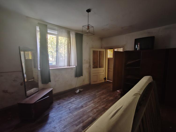 Casă individuală cu 3 camere cu Canalizare în Central