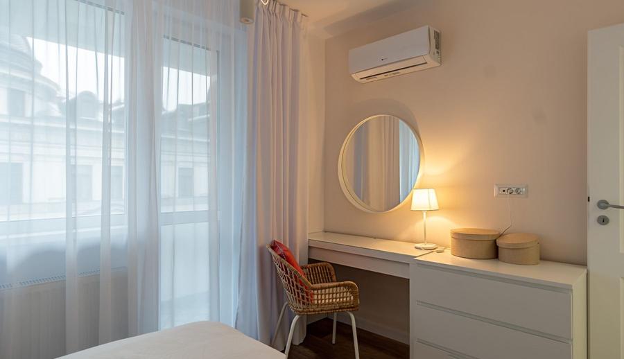 Apartament cu 3 camere semidecomandat în Exterior Nord