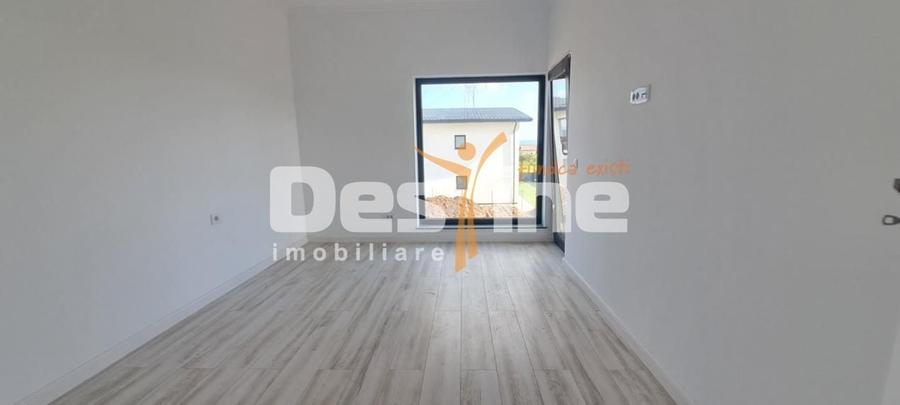 Casă individuală cu 4 camere cu Canalizare în Miroslava