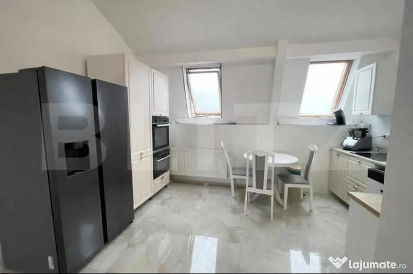 Apartament cu 3 camere decomandat în Rogerius