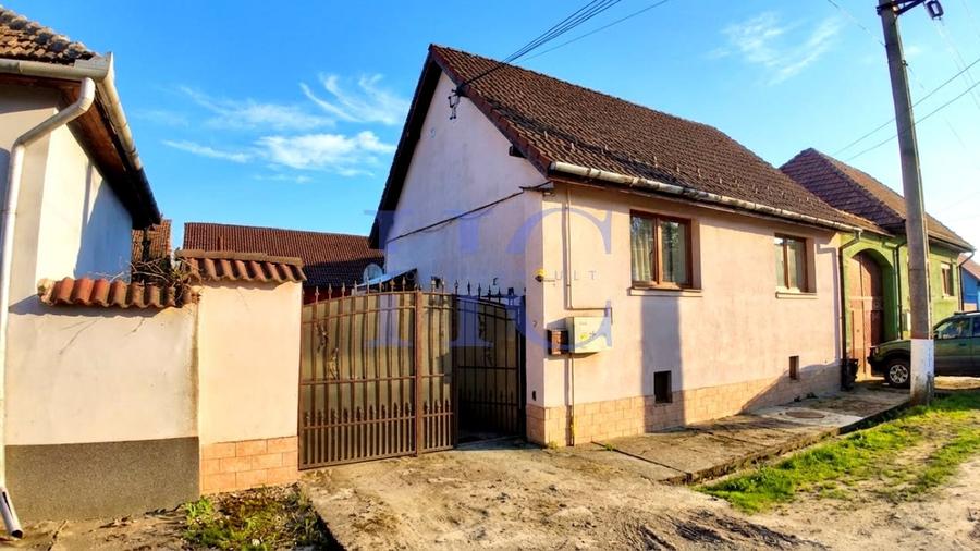 Casă individuală cu 4 camere cu Garaj în Săcădate