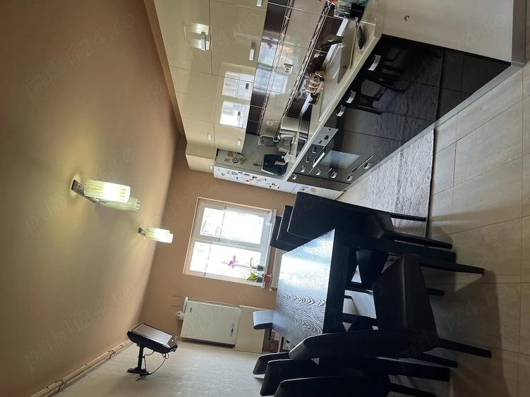 Apartament cu 3 camere decomandat în Central