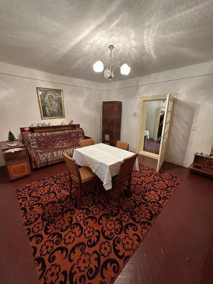 Casă cu 4 camere în Dorobanți