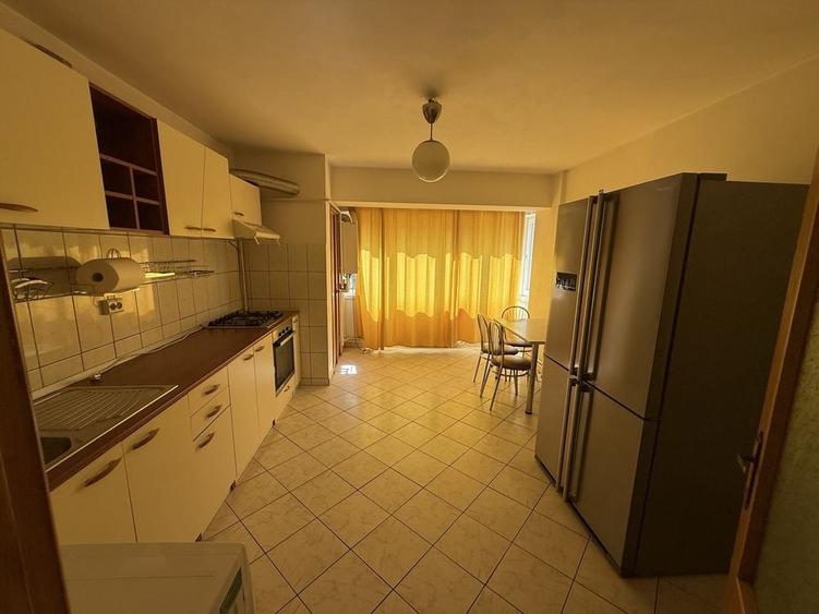 Apartament cu 2 camere decomandat în Buzaului