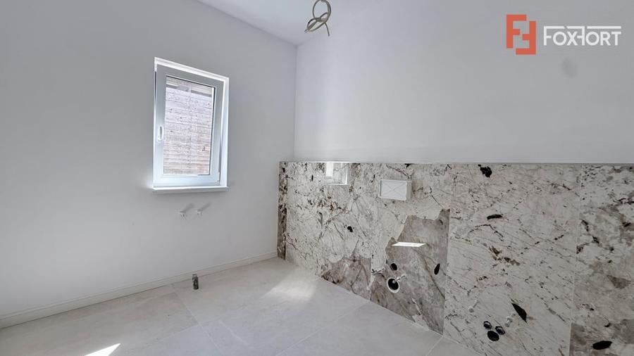 Duplex cu 4 camere cu Canalizare în Ghiroda