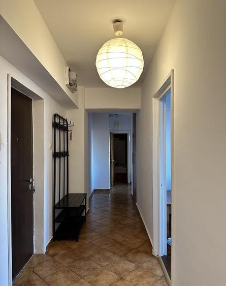 Apartament cu 3 camere decomandat în Titulescu
