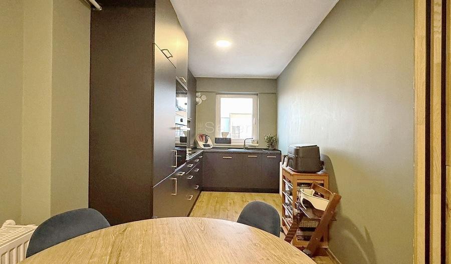 Apartament cu 3 camere decomandat, mobilat în Triaj