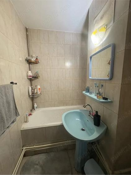 Apartament cu 4 camere decomandat în Central