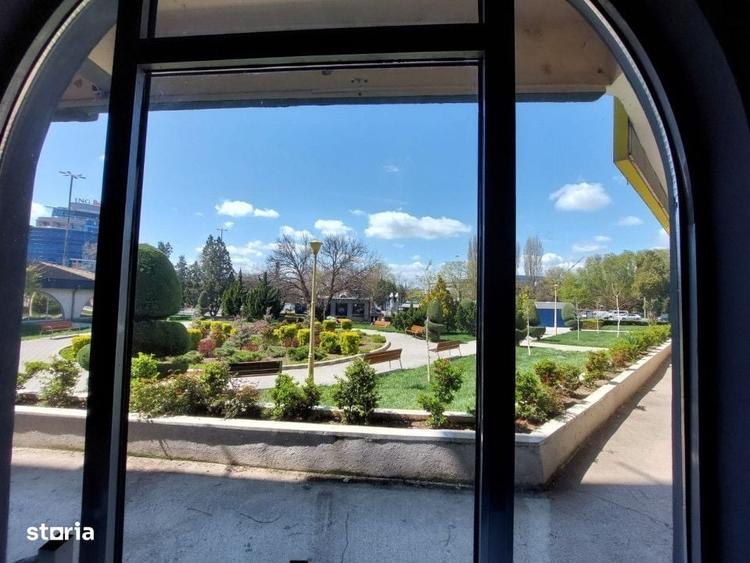 Spațiu comercial, de 106 mp, în Delfinariu