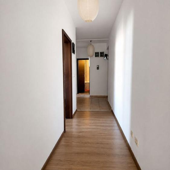 Apartament cu 3 camere decomandat în Aradului
