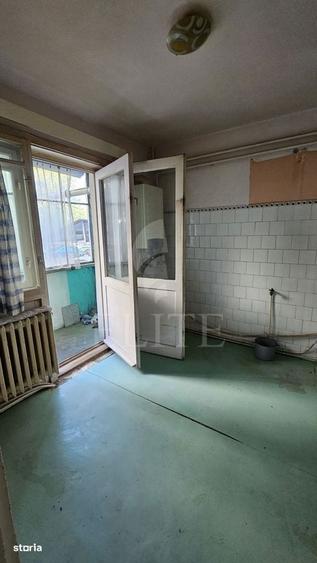 Apartament cu 3 camere semidecomandat în Grigorescu