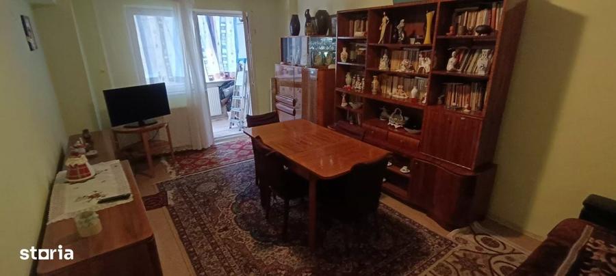 Apartament cu 4 camere, mobilat în Răcădău