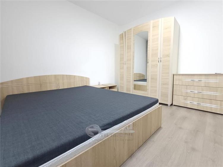 Apartament cu 3 camere decomandat, mobilat în Bucșinescu
