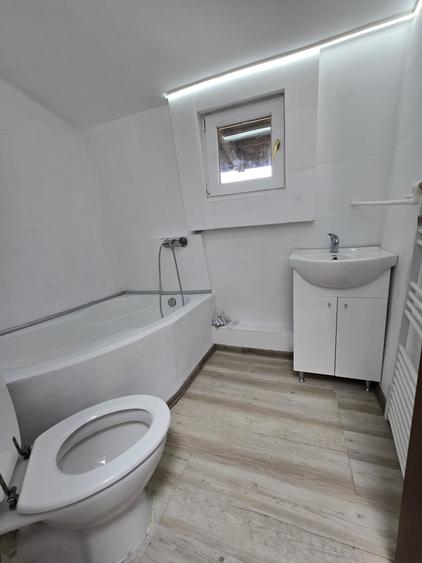 Apartament cu 4 camere decomandat, mobilat în Pipera