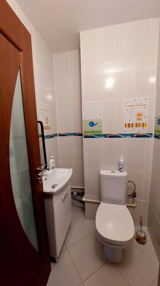 Apartament cu 3 camere decomandat, mobilat în Micro 17