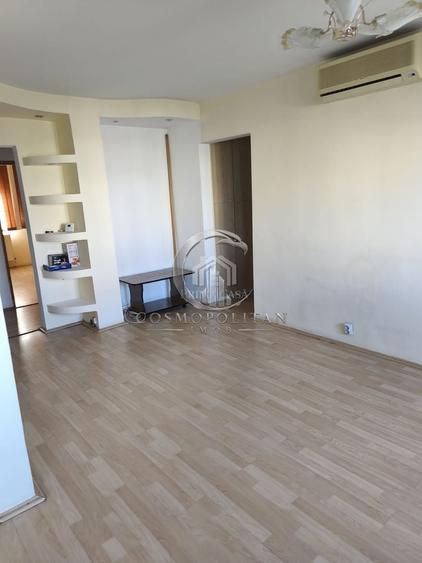 Apartament cu 4 camere în Broșteni