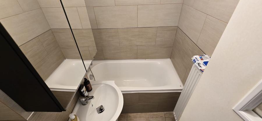 Apartament cu 2 camere decomandat în Arcul de Triumf