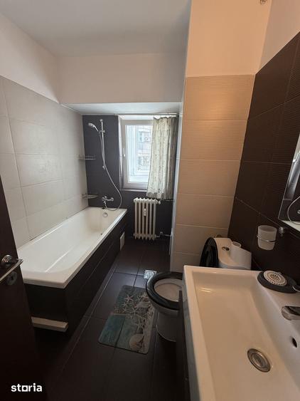Apartament cu 3 camere decomandat în Centrul Civic