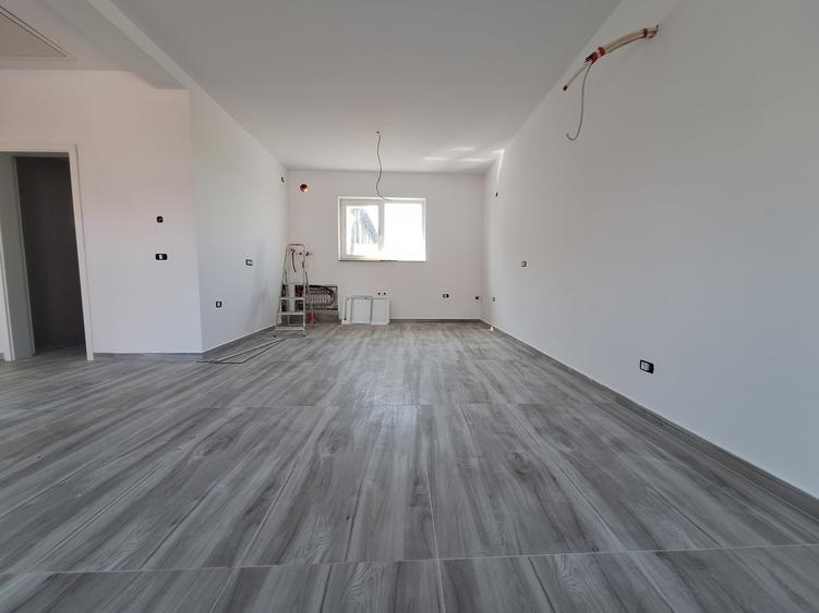Casă individuală cu 3 camere cu Canalizare în Sânandrei