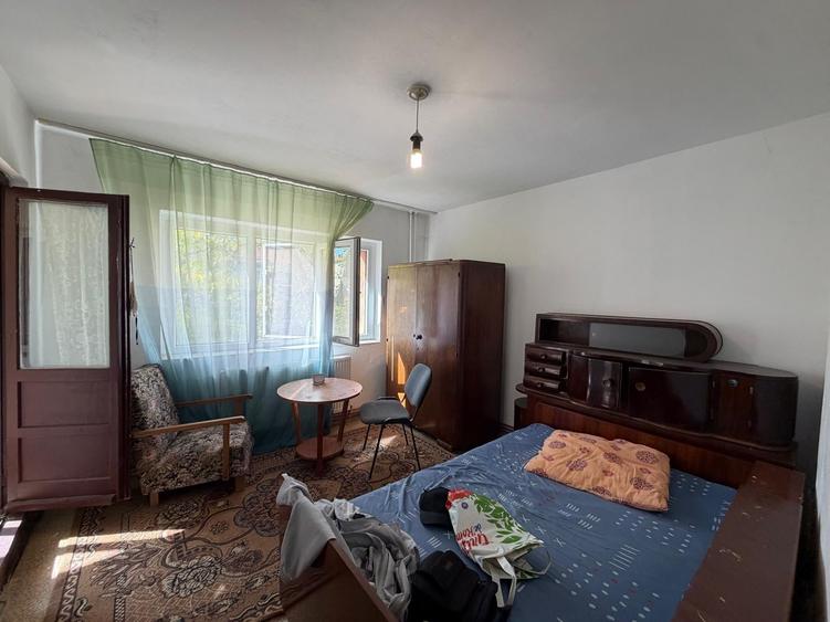 Apartament cu 2 camere decomandat în Aradului