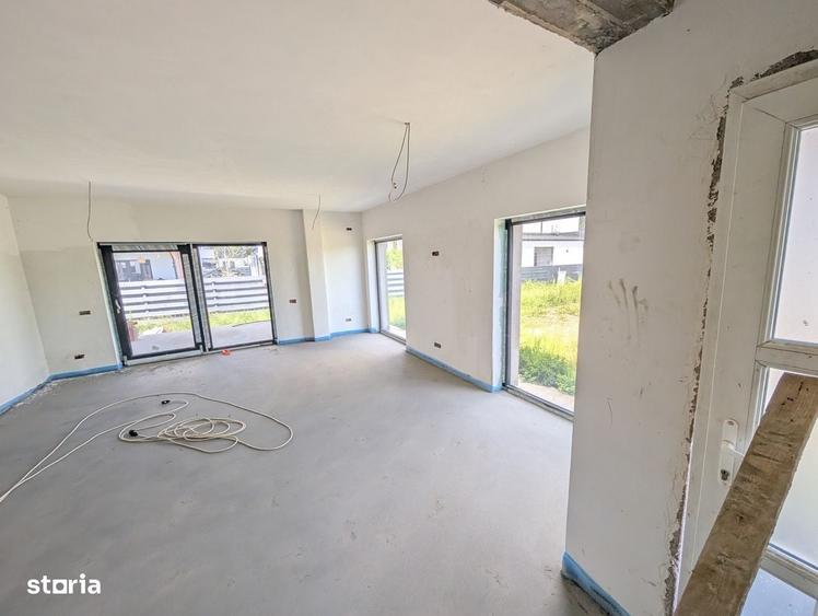 Casă cu 4 camere în Dumbrăveni
