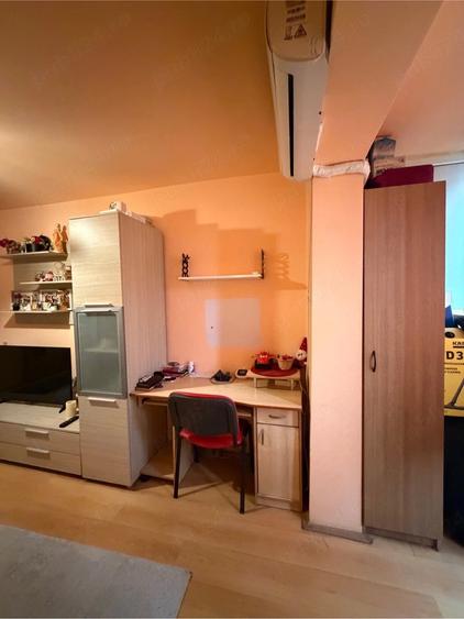 Apartament cu 3 camere semidecomandat în Șagului