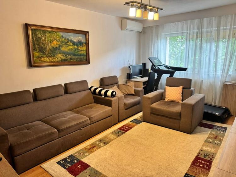 Apartament cu 2 camere decomandat în Hotvon
