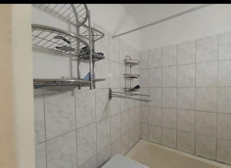 Garsonieră decomandată în Central