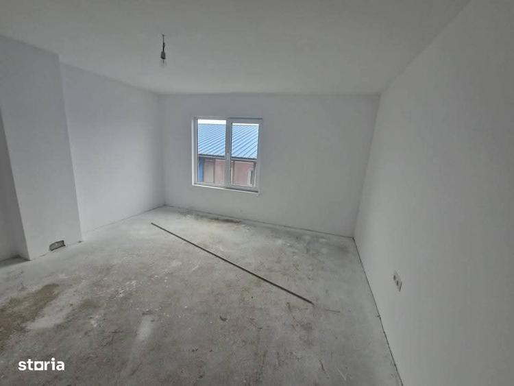 Casă cu 9 camere cu Teren 1500 Mp în Central