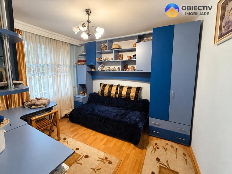 Apartament cu 3 camere decomandat, mobilat în Central