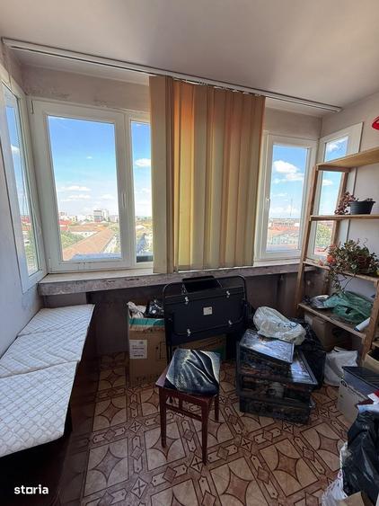 Apartament cu 3 camere decomandat în Girocului