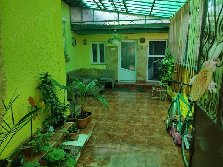 Casă cu 4 camere în Central