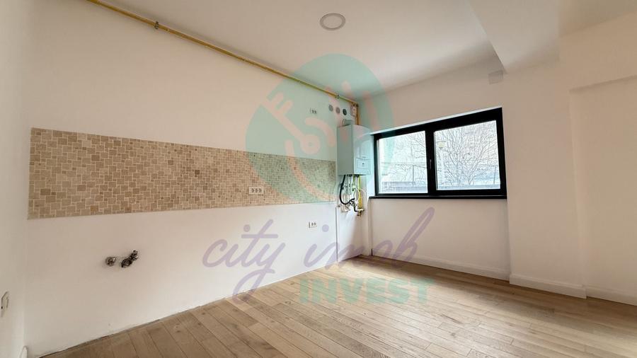 Apartament cu 3 camere semidecomandat în Polonă