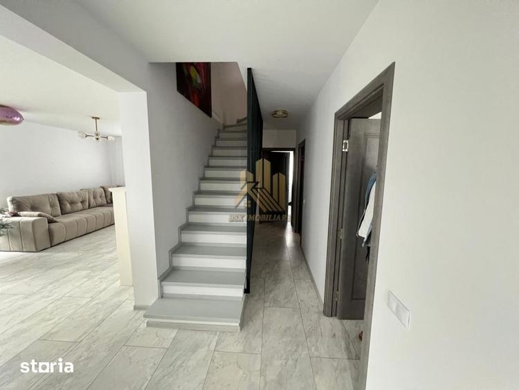 Casă cu 4 camere cu Teren 440 Mp în Central