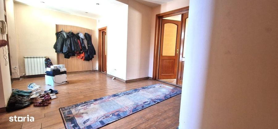 Casă cu 4 camere în Coiciu