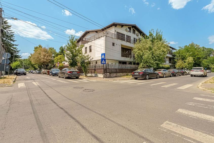 Spațiu comercial, de 424 mp, în Băneasa