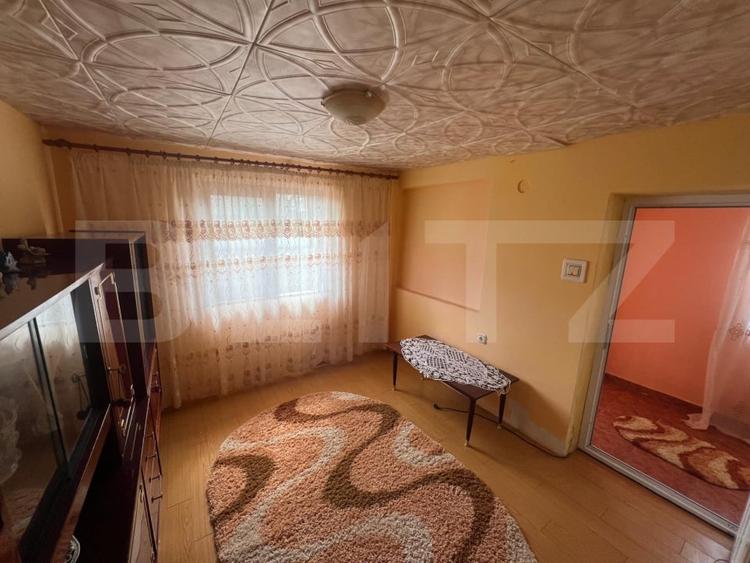 Casă individuală cu 4 camere cu Canalizare în Rovine