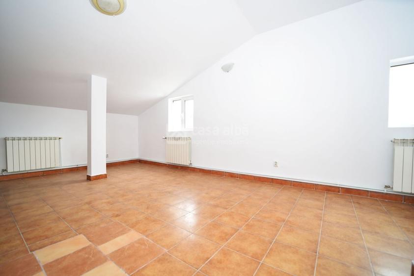 Casă individuală cu 4 camere cu Canalizare în Moara de Vânt