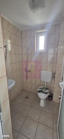 Casă cu 9 camere cu Teren 400 Mp în Zamora