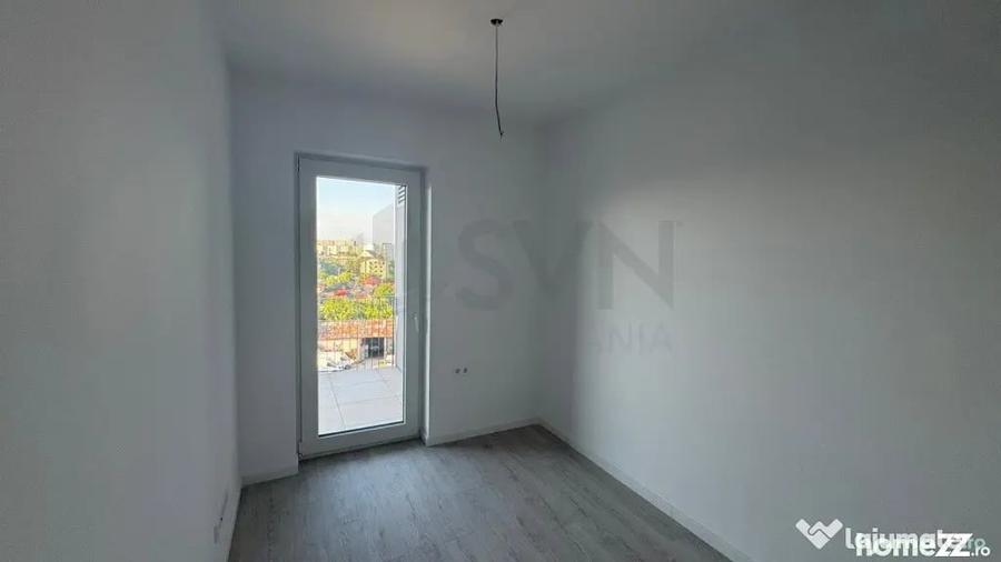 Apartament cu 3 camere decomandat în Doamna Ghica