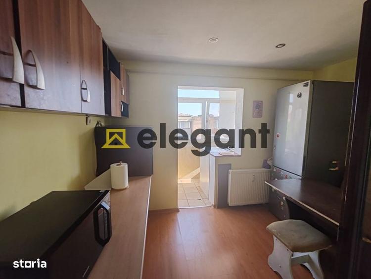 Apartament cu 3 camere decomandat, mobilat în Sărari