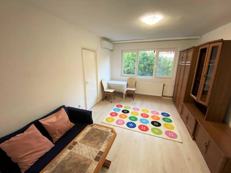 Apartament cu 2 camere semidecomandat în Dacia